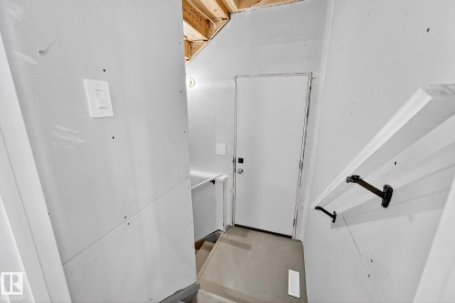 8233 Kiriak Loop, Edmonton, AB - Indoor Photo Showing Other Room