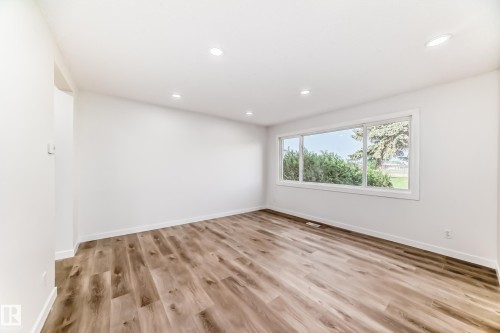 13319 85 Street, Edmonton, AB - Indoor Photo Showing Other Room
