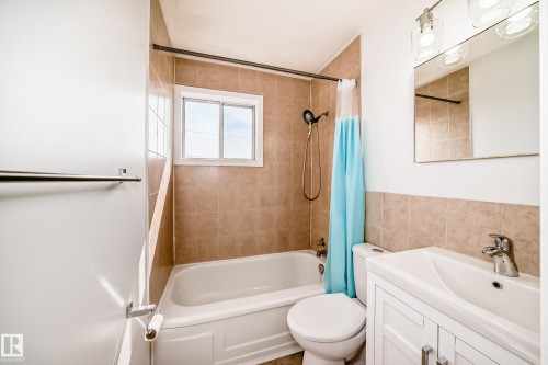 13319 85 Street, Edmonton, AB - Indoor Photo Showing Bathroom