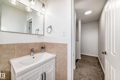 13319 85 Street, Edmonton, AB - Indoor Photo Showing Bathroom