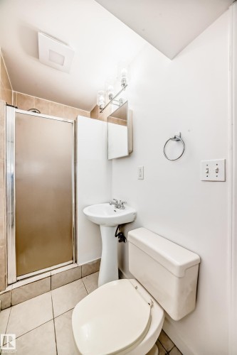 13319 85 Street, Edmonton, AB - Indoor Photo Showing Bathroom