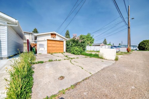 13319 85 Street, Edmonton, AB - Outdoor