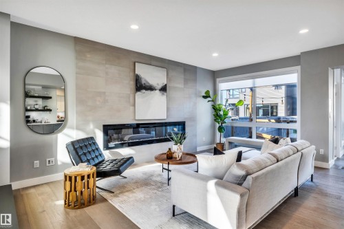 6606 Knox Place, Edmonton, AB - Indoor Photo Showing Living Room With Fireplace