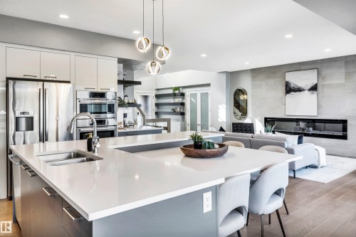 6606 Knox Place, Edmonton, AB - Indoor Photo Showing Kitchen With Stainless Steel Kitchen With Double Sink With Upgraded Kitchen