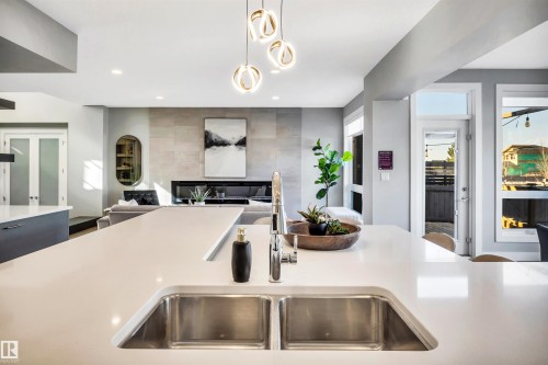 6606 Knox Place, Edmonton, AB - Indoor Photo Showing Kitchen With Double Sink