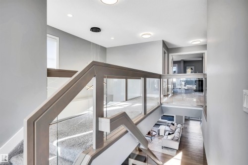 6606 Knox Place, Edmonton, AB - Indoor Photo Showing Other Room