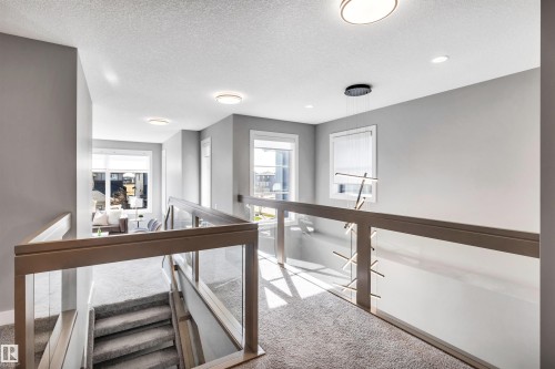 6606 Knox Place, Edmonton, AB - Indoor Photo Showing Other Room