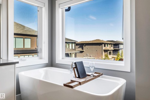 6606 Knox Place, Edmonton, AB - Indoor