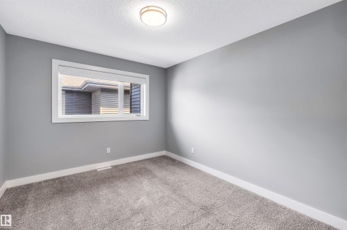 6606 Knox Place, Edmonton, AB - Indoor Photo Showing Other Room