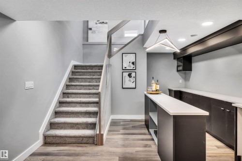 6606 Knox Place, Edmonton, AB - Indoor Photo Showing Other Room