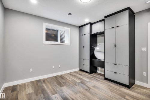 6606 Knox Place, Edmonton, AB - Indoor Photo Showing Other Room