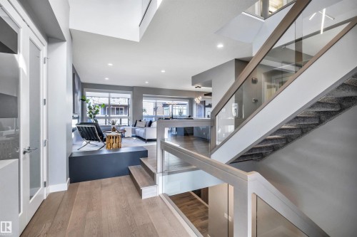 6606 Knox Place, Edmonton, AB - Indoor Photo Showing Other Room