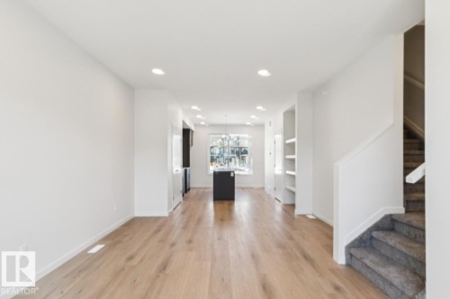 403 30 Street, Edmonton, AB - Indoor Photo Showing Other Room