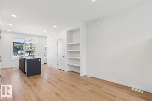 403 30 Street, Edmonton, AB - Indoor