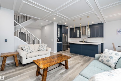 211 Caledon Crescent, Spruce Grove, AB - Indoor Photo Showing Living Room