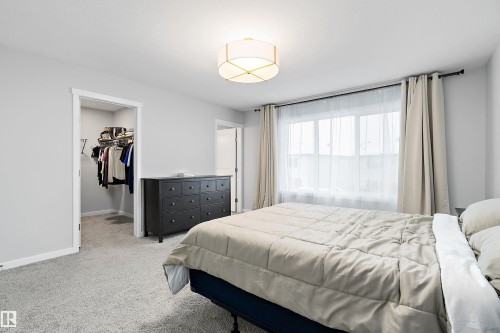 211 Caledon Crescent, Spruce Grove, AB - Indoor Photo Showing Bedroom