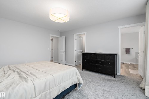 211 Caledon Crescent, Spruce Grove, AB - Indoor Photo Showing Bedroom