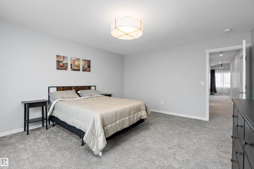 211 Caledon Crescent, Spruce Grove, AB - Indoor Photo Showing Bedroom