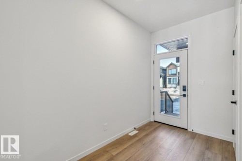 320 30 Street, Edmonton, AB - Indoor Photo Showing Other Room