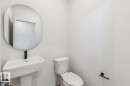 320 30 Street, Edmonton, AB  - Indoor Photo Showing Bathroom 