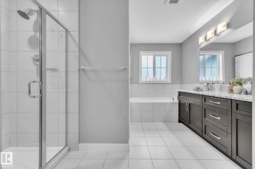 14007 138 Street, Edmonton, AB - Indoor Photo Showing Bathroom