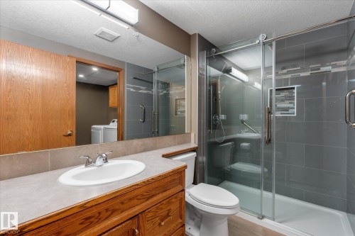 321 11260 153 Avenue, Edmonton, AB - Indoor Photo Showing Bathroom