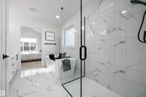 1715 Crossbill Loop, Edmonton, AB - Indoor Photo Showing Bathroom