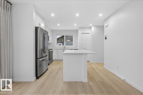 5003 Kinney Link, Edmonton, AB - Indoor Photo Showing Kitchen