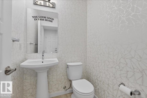 5003 Kinney Link, Edmonton, AB - Indoor Photo Showing Bathroom