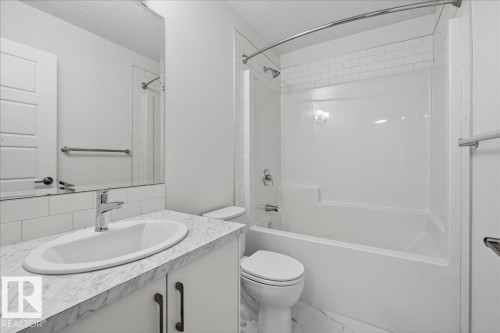 5003 Kinney Link, Edmonton, AB - Indoor Photo Showing Bathroom