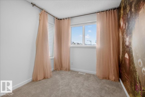 5003 Kinney Link, Edmonton, AB - Indoor