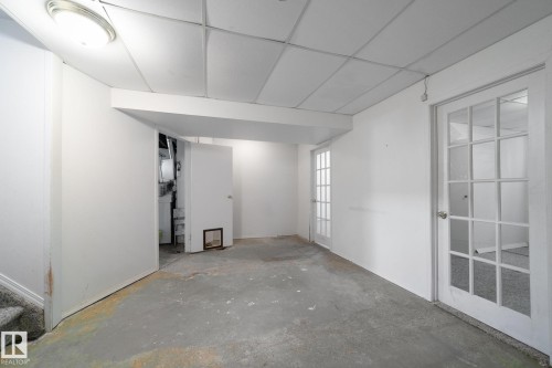 5037 54 Street, Daysland, AB - Indoor