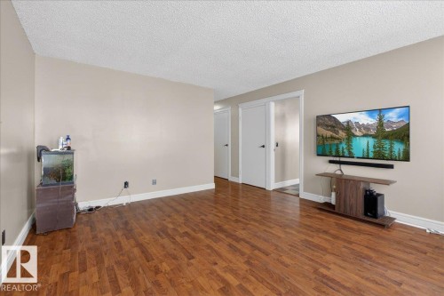 4427 32A Avenue, Edmonton, AB - Indoor Photo Showing Other Room