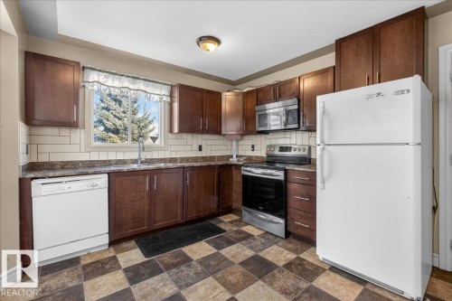 4427 32A Avenue, Edmonton, AB - Indoor Photo Showing Kitchen