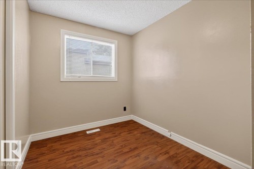 4427 32A Avenue, Edmonton, AB - Indoor Photo Showing Other Room