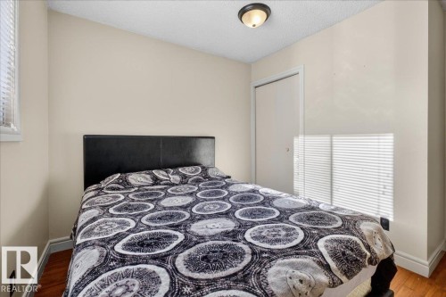 4427 32A Avenue, Edmonton, AB - Indoor Photo Showing Bedroom