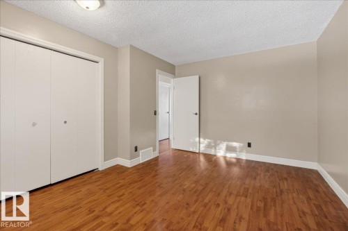 4427 32A Avenue, Edmonton, AB - Indoor Photo Showing Other Room