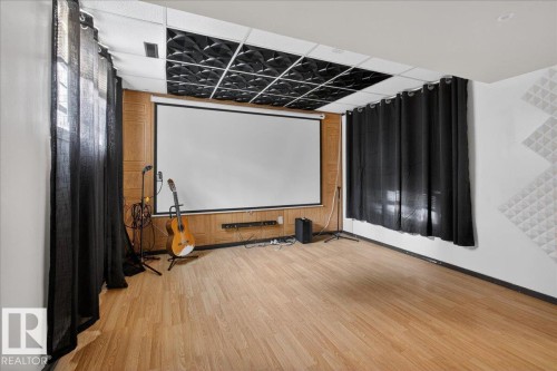 4427 32A Avenue, Edmonton, AB - Indoor Photo Showing Other Room