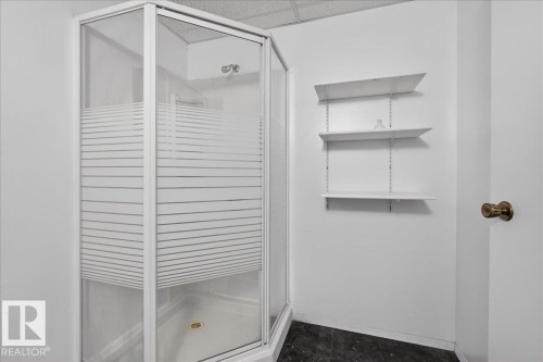 4427 32A Avenue, Edmonton, AB - Indoor