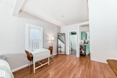 10928 92 Street, Edmonton, AB - Indoor