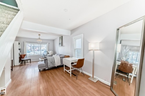 10928 92 Street, Edmonton, AB - Indoor