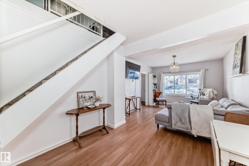 10928 92 Street, Edmonton, AB - Indoor