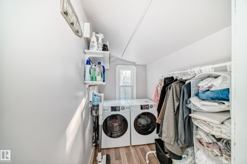 10928 92 Street, Edmonton, AB - Indoor Photo Showing Laundry Room