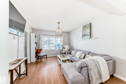 10928 92 Street, Edmonton, AB - Indoor Photo Showing Living Room