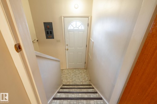 4842 116 Avenue Nw, Edmonton, AB - Indoor Photo Showing Other Room