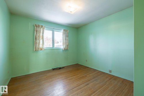 4842 116 Avenue Nw, Edmonton, AB - Indoor Photo Showing Other Room