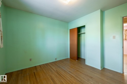 4842 116 Avenue Nw, Edmonton, AB - Indoor Photo Showing Other Room
