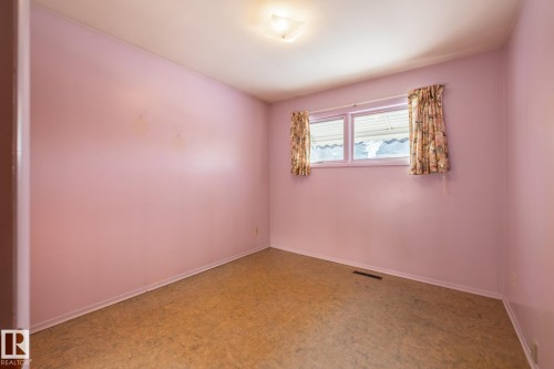 4842 116 Avenue Nw, Edmonton, AB - Indoor Photo Showing Other Room