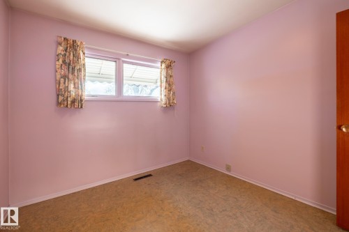 4842 116 Avenue Nw, Edmonton, AB - Indoor Photo Showing Other Room