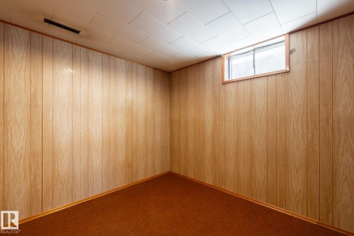 4842 116 Avenue Nw, Edmonton, AB - Indoor Photo Showing Other Room